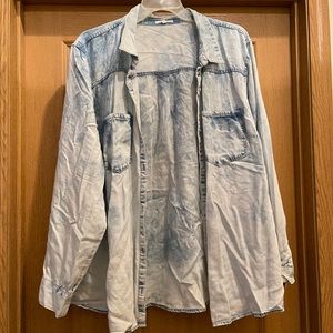Maurices button down shirt. Size 3 (24-26)